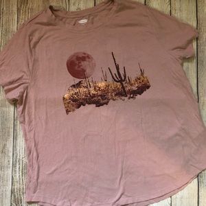 Mauve t-shirt with desert moon design